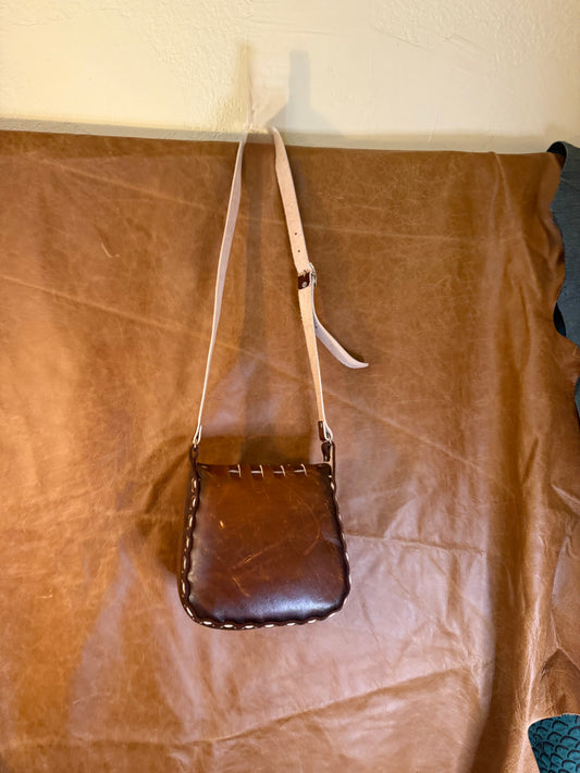 BOLSA DE PIEL PETATILLO CANGURO