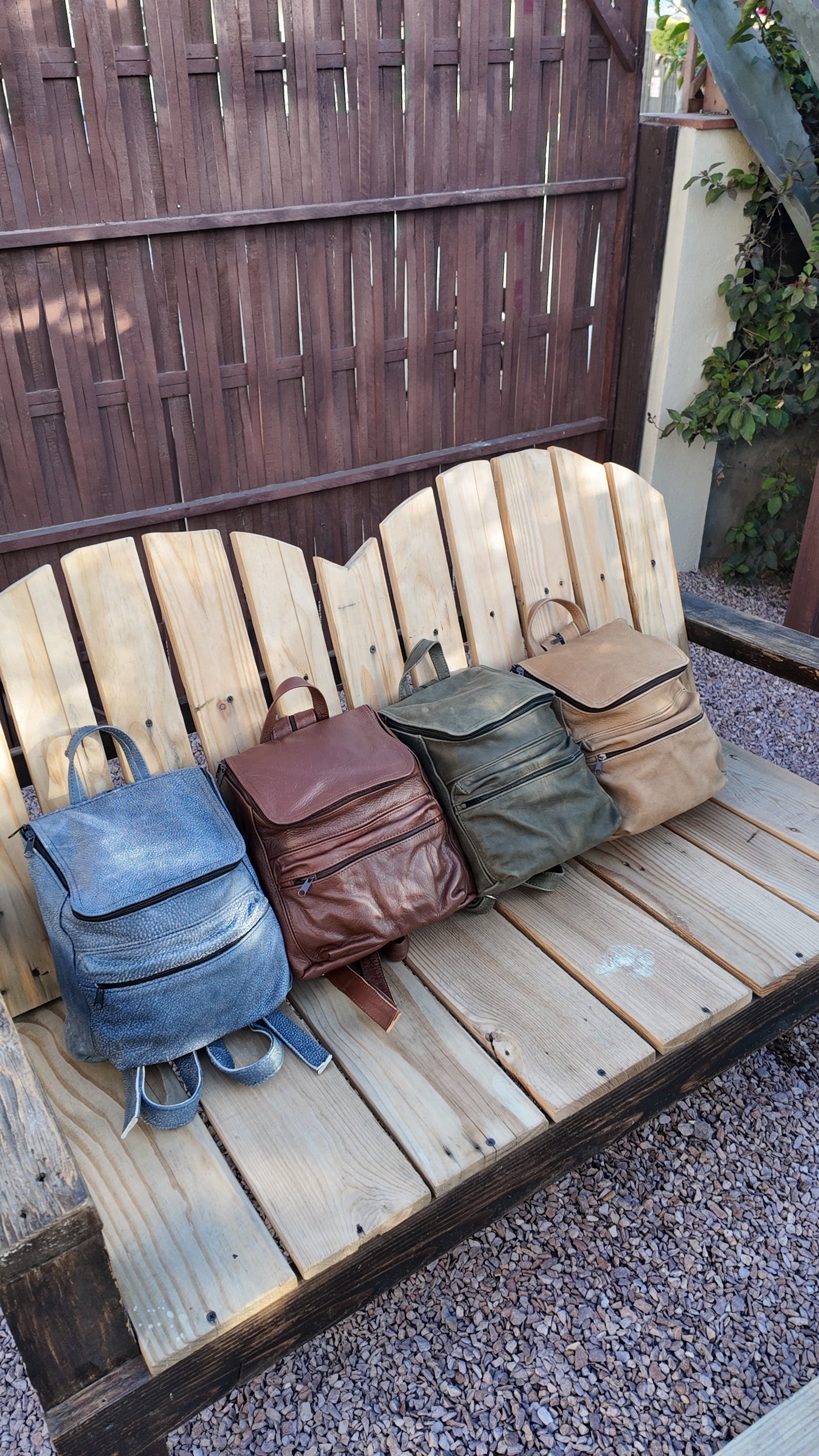 MOCHILAS DE PIEL