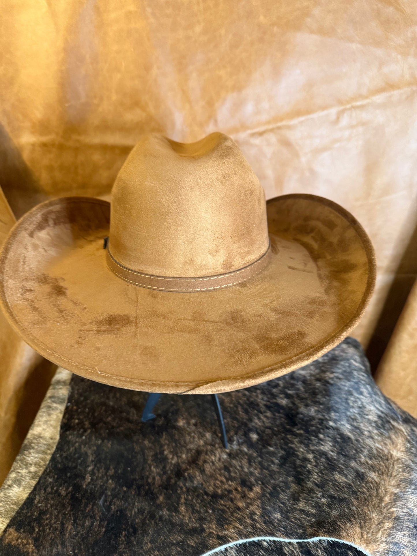 CAMEL  SUEDE  HAT