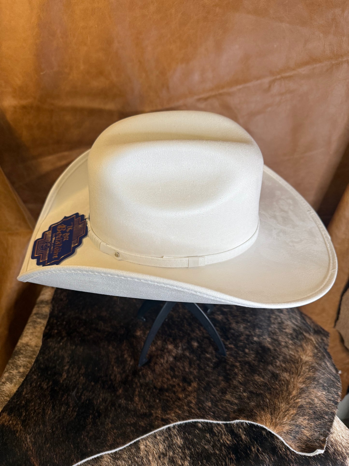 WHITE SUEDE HAT