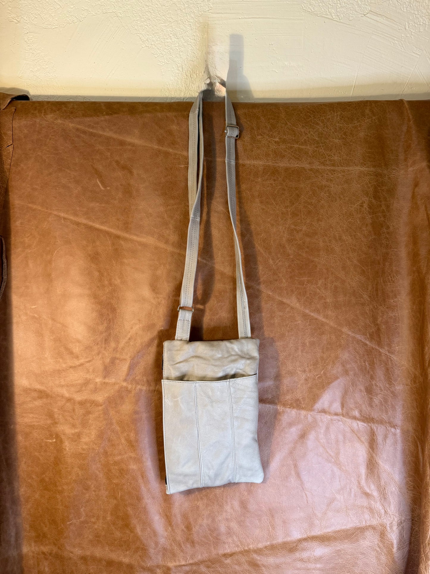 CROSSBODY LEATHER BAG