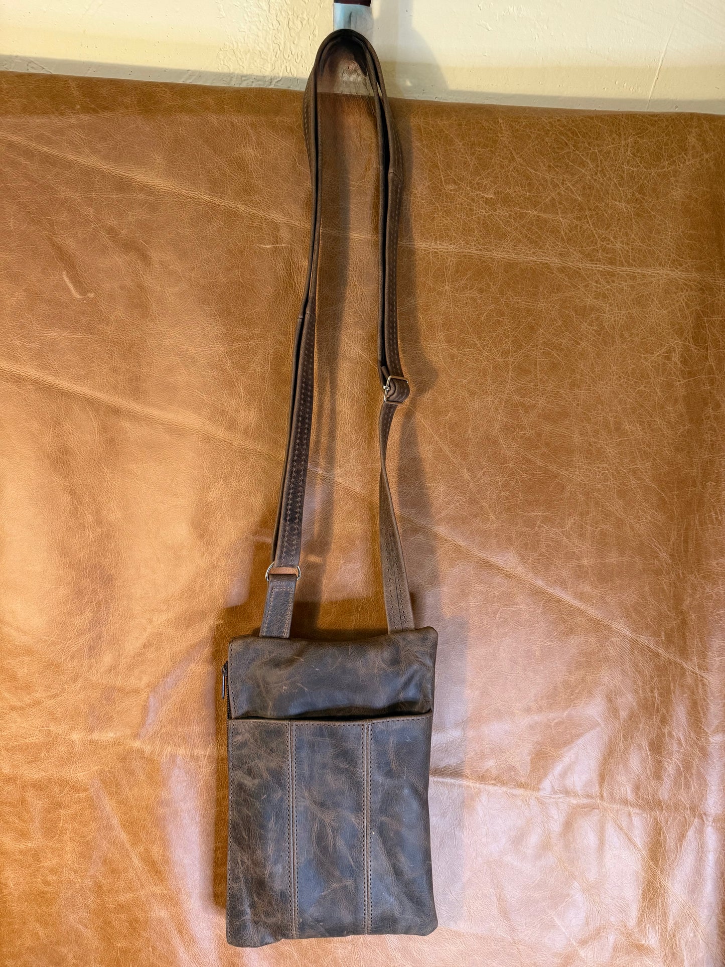 CROSSBODY LEATHER BAG